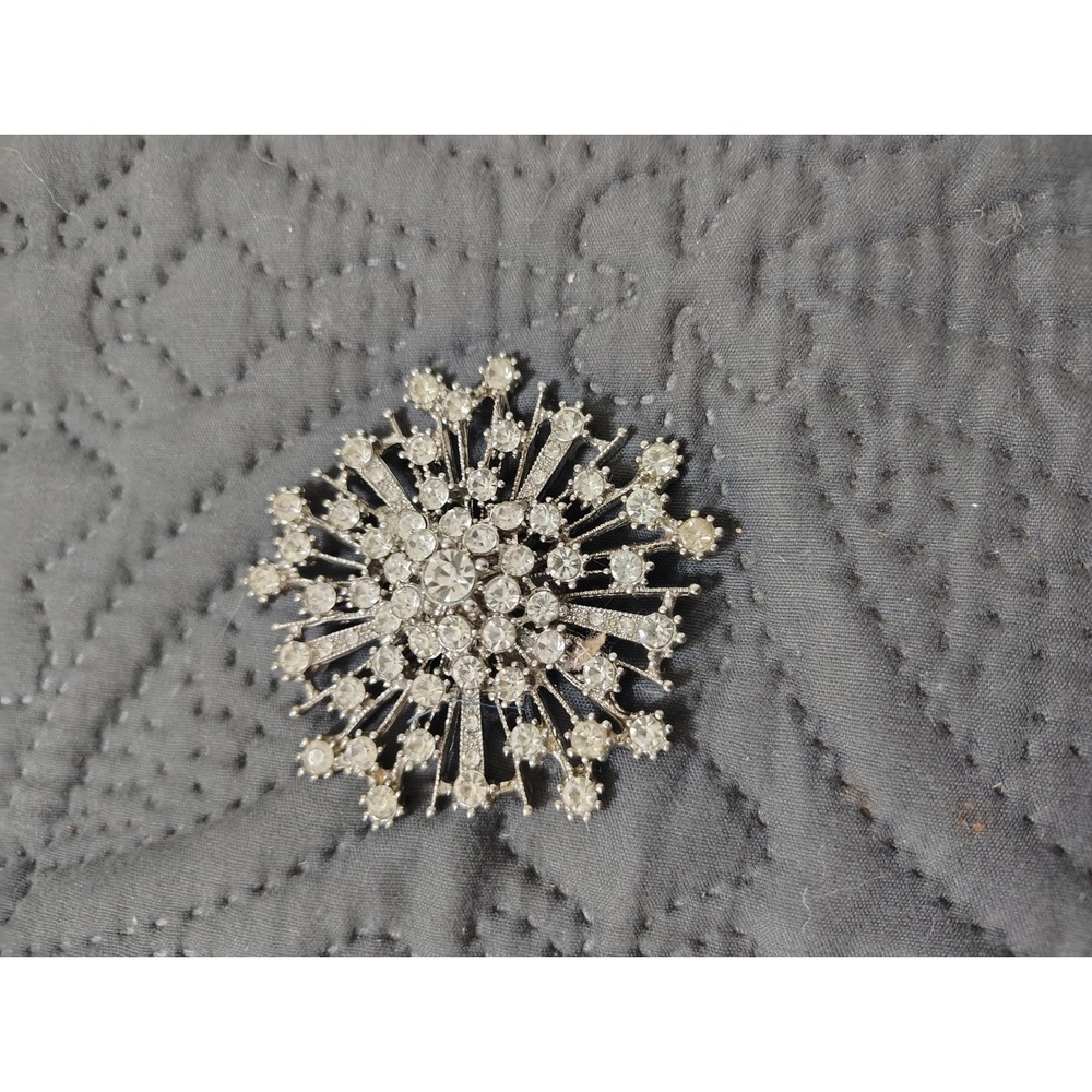 Vintage Silver Tone Rhinestone Starburst Brooch Pin Crystal Sunburst Statement